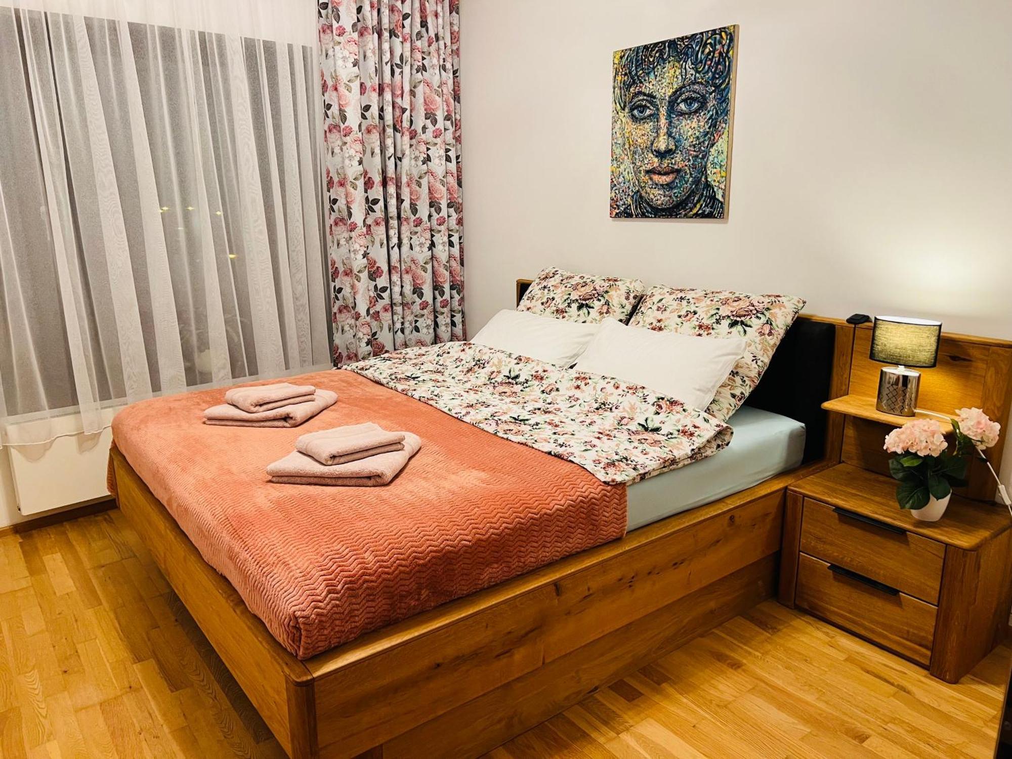 Apartamento Artflora Kv Premium Karlovy Vary Exterior foto
